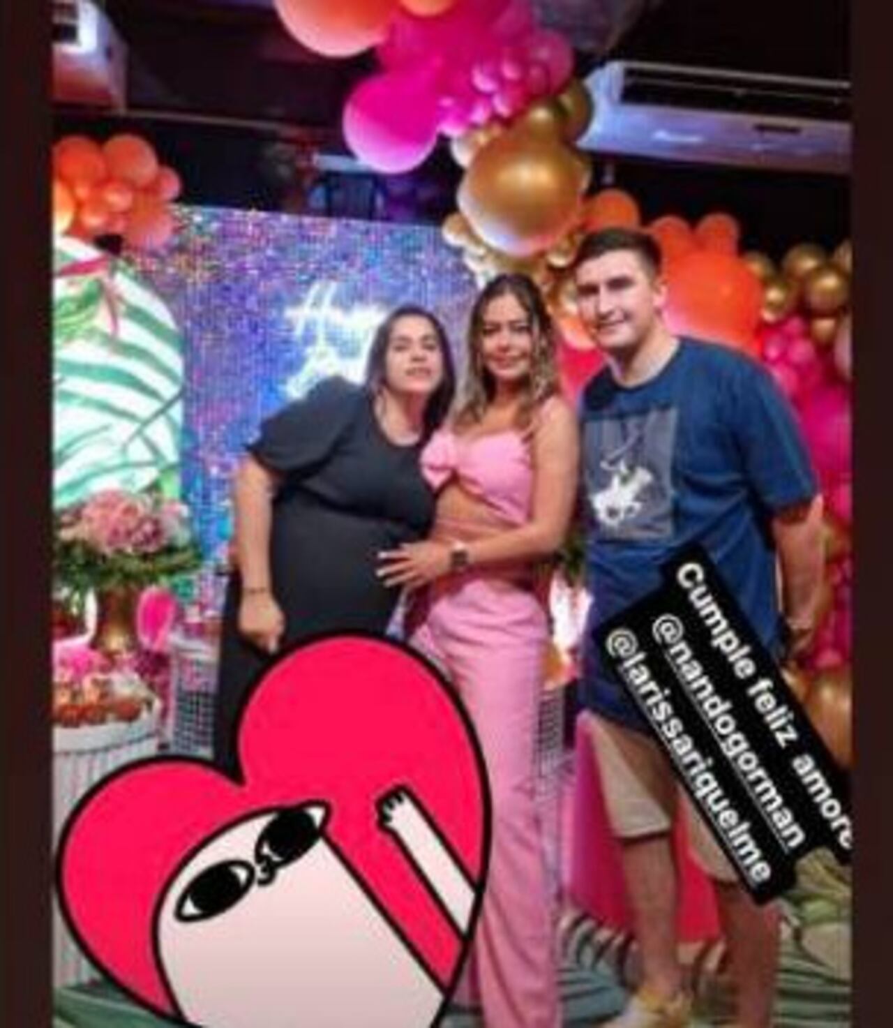 Con sus invitados. @larissariquelme