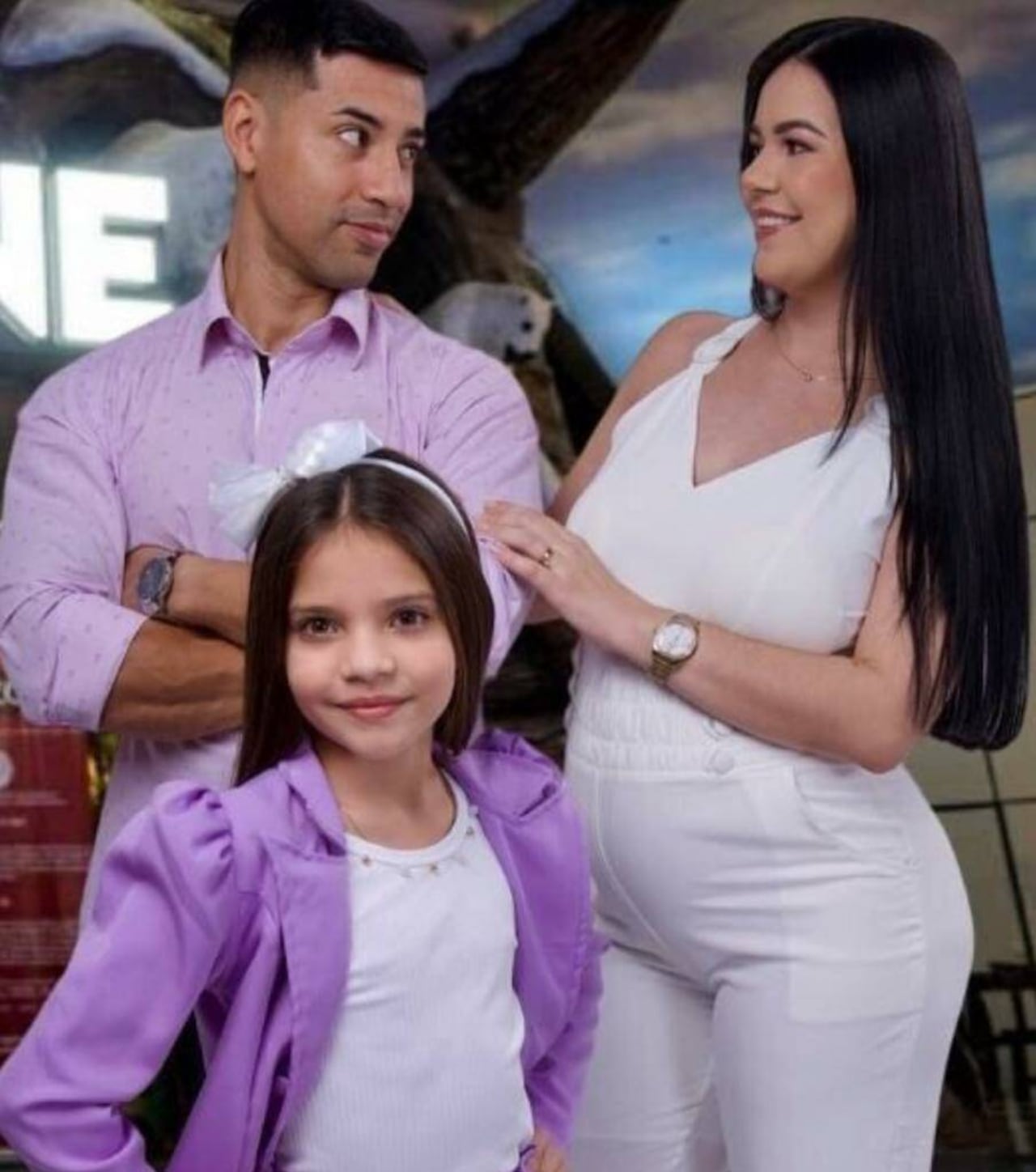 "El Rasta", su esposa Carmen y la niña Lissel, protagonistas de "Una carta de amor".