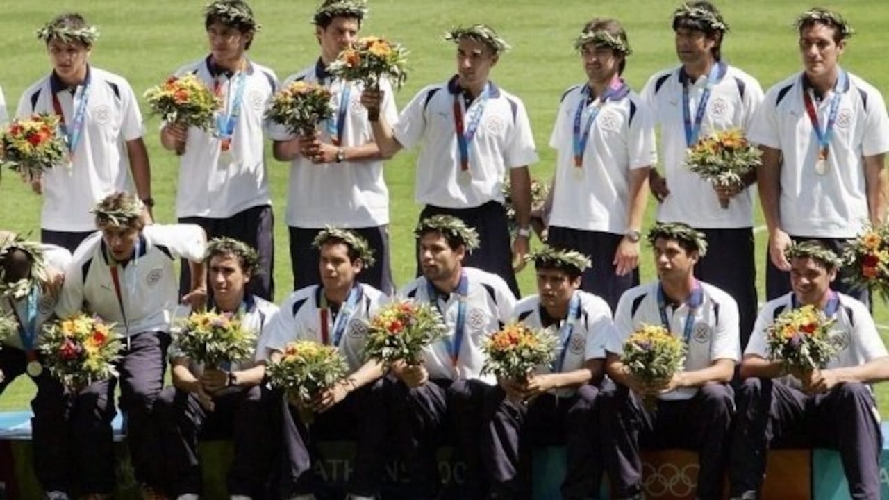 La selección olímpica que ganó la medalla de Plata en Atenas 2004.