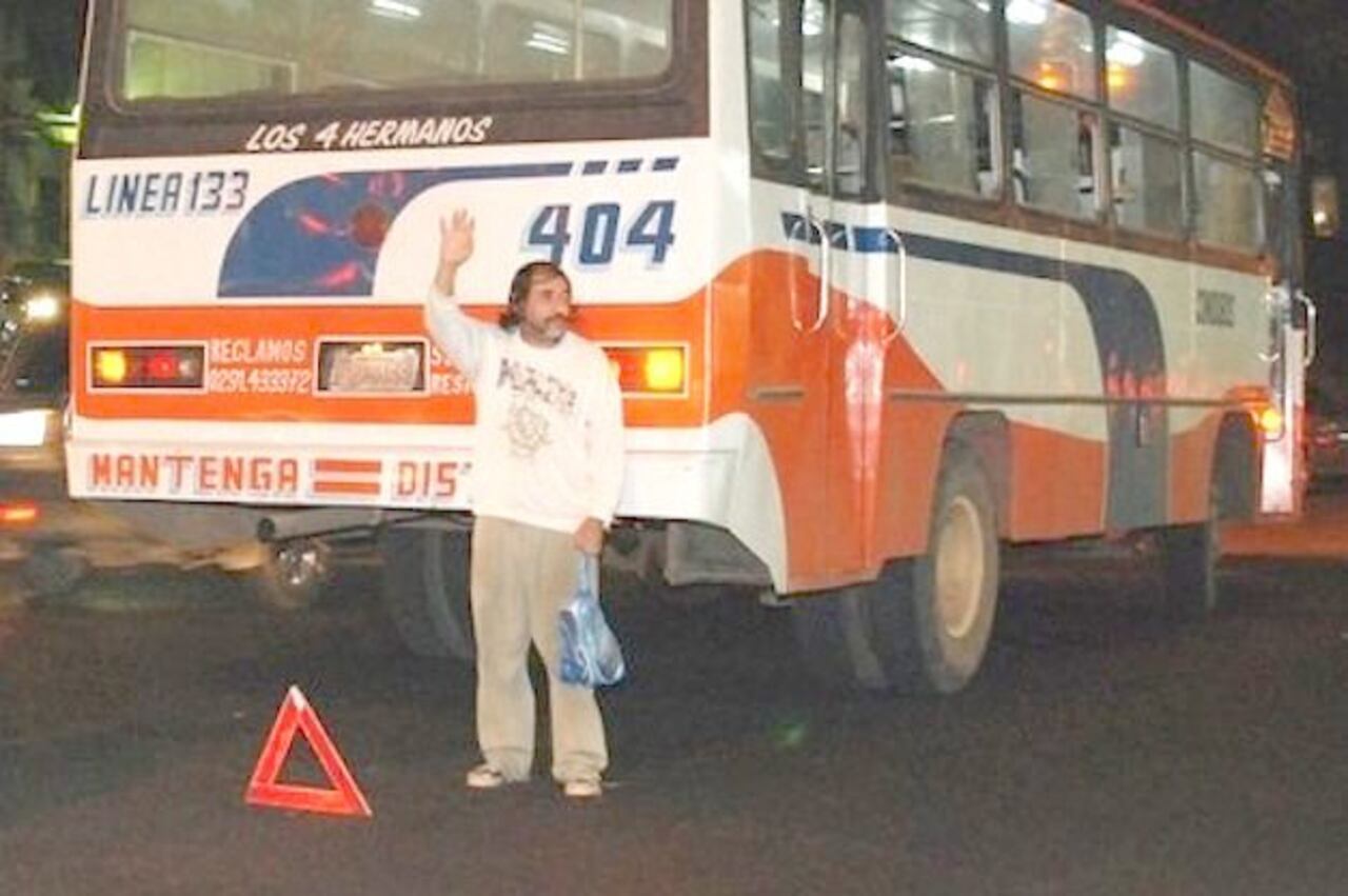 Siempre aparece cuando un micro se descompone. (3ra. Compañía de Bomberos, Sajonia).