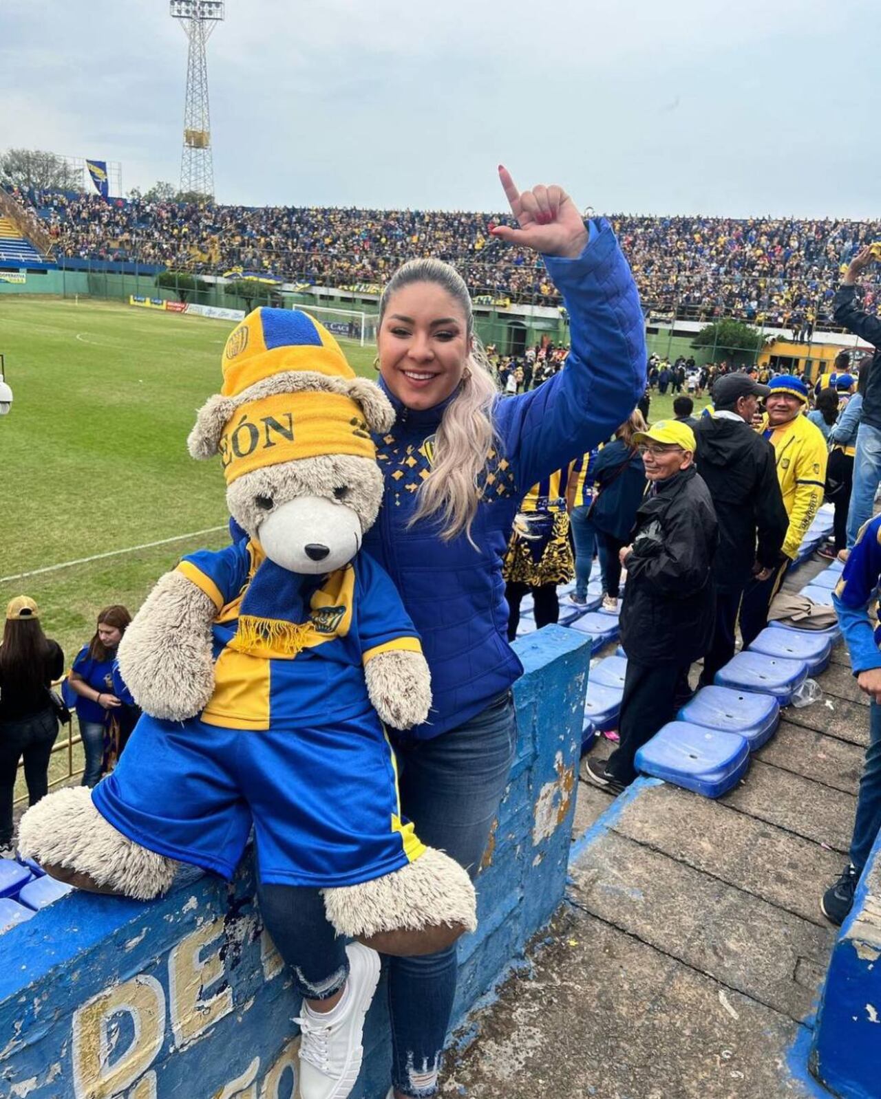 Fátima Román, celebrando ayer el triunfo del Sportivo Luqueño contra Colegiales. @fati_roman