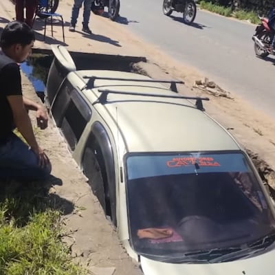Doña quedó hospitalizada tras caer a una cuneta