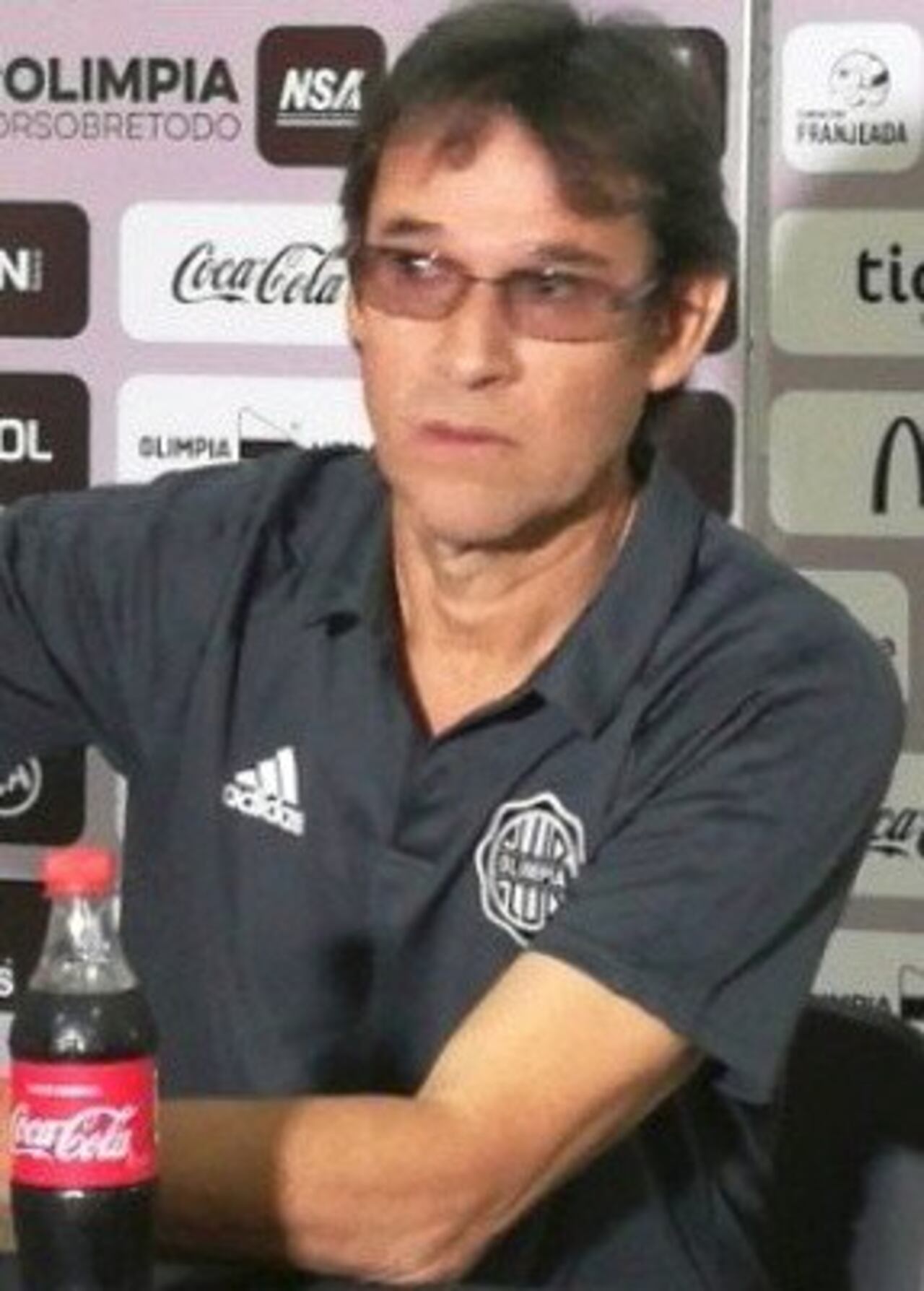 Raúl V. Amarilla, mánager.