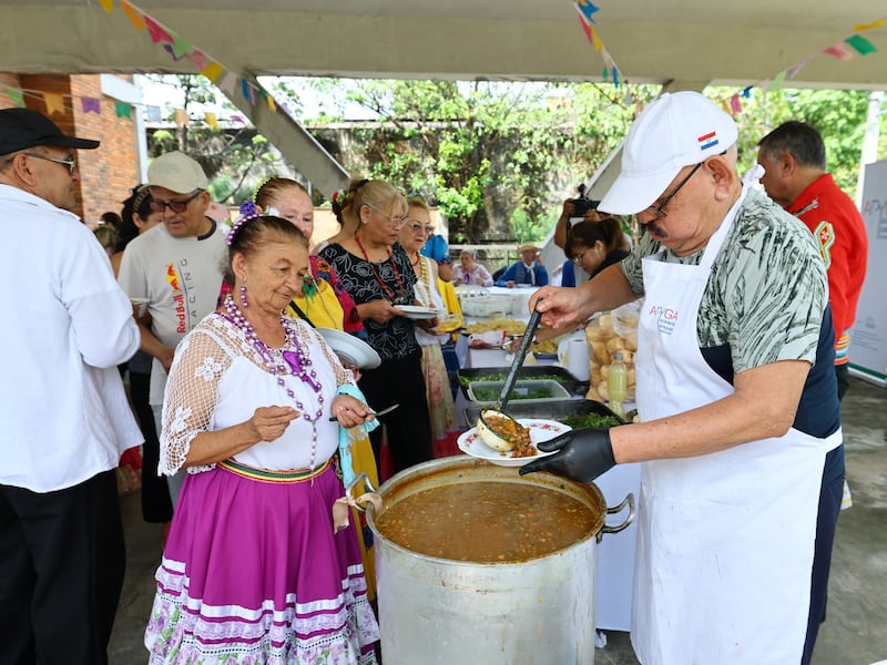 Jopara que une generaciones y mantiene viva una tradición paraguaya