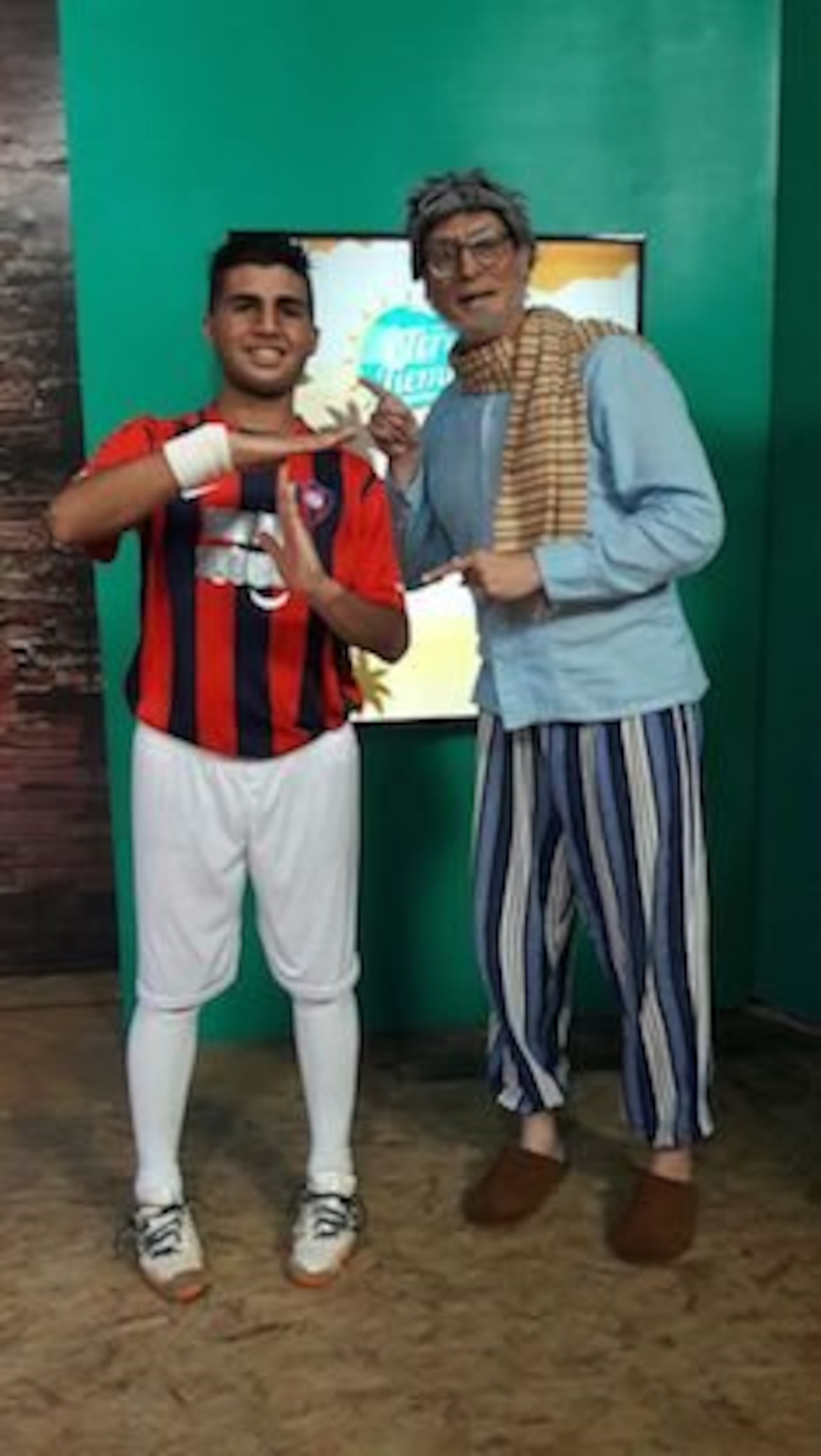 DÚO. “El Abuelo” y “Sencillo Domínguez” se encargaronde poner humor al programa.