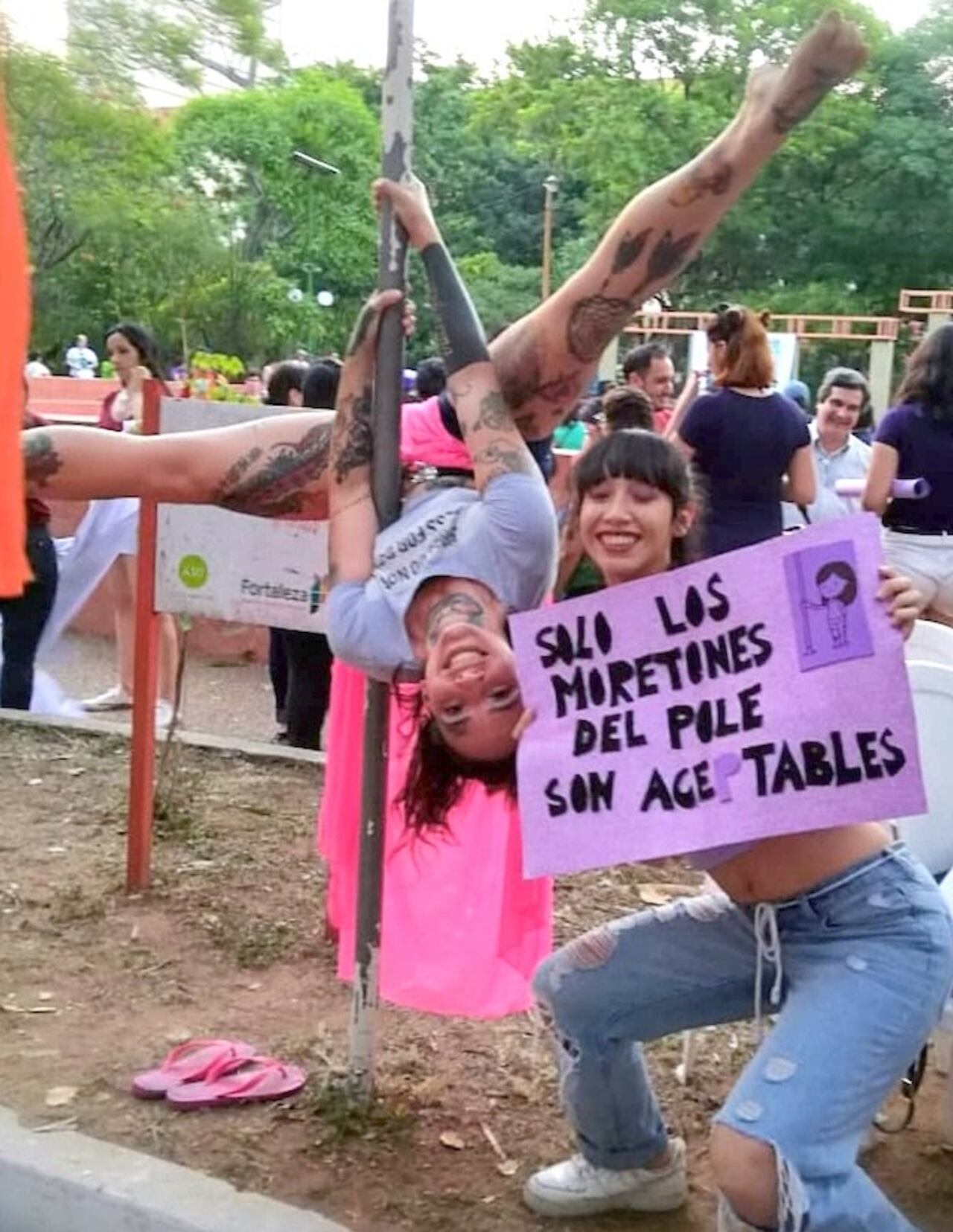 La youtuber dijo que con su destape quiso generar conciencia de que las lolas no sean algo sexual.
