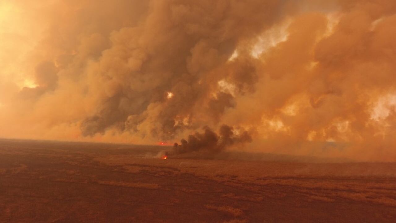 Los incendios continúan y en días de mucha contaminación se recomienda no hacer nada afuera.