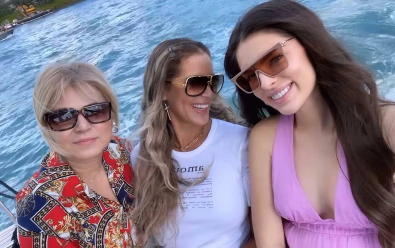 Nadia con su mamá y una amiga, disfrutando del domingo en su yate. @nadiatferreira