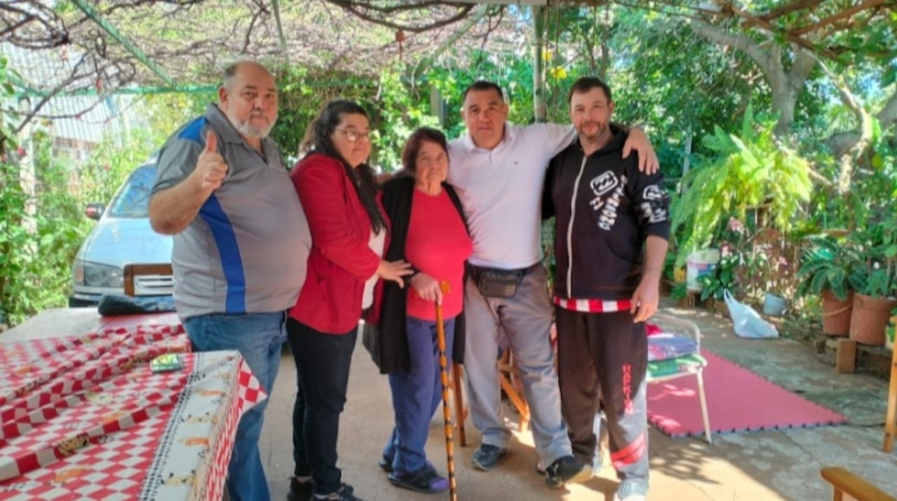 Con sus hijos Adalberto, Nancy, Evaristo y Hugo Colmán Rocha.