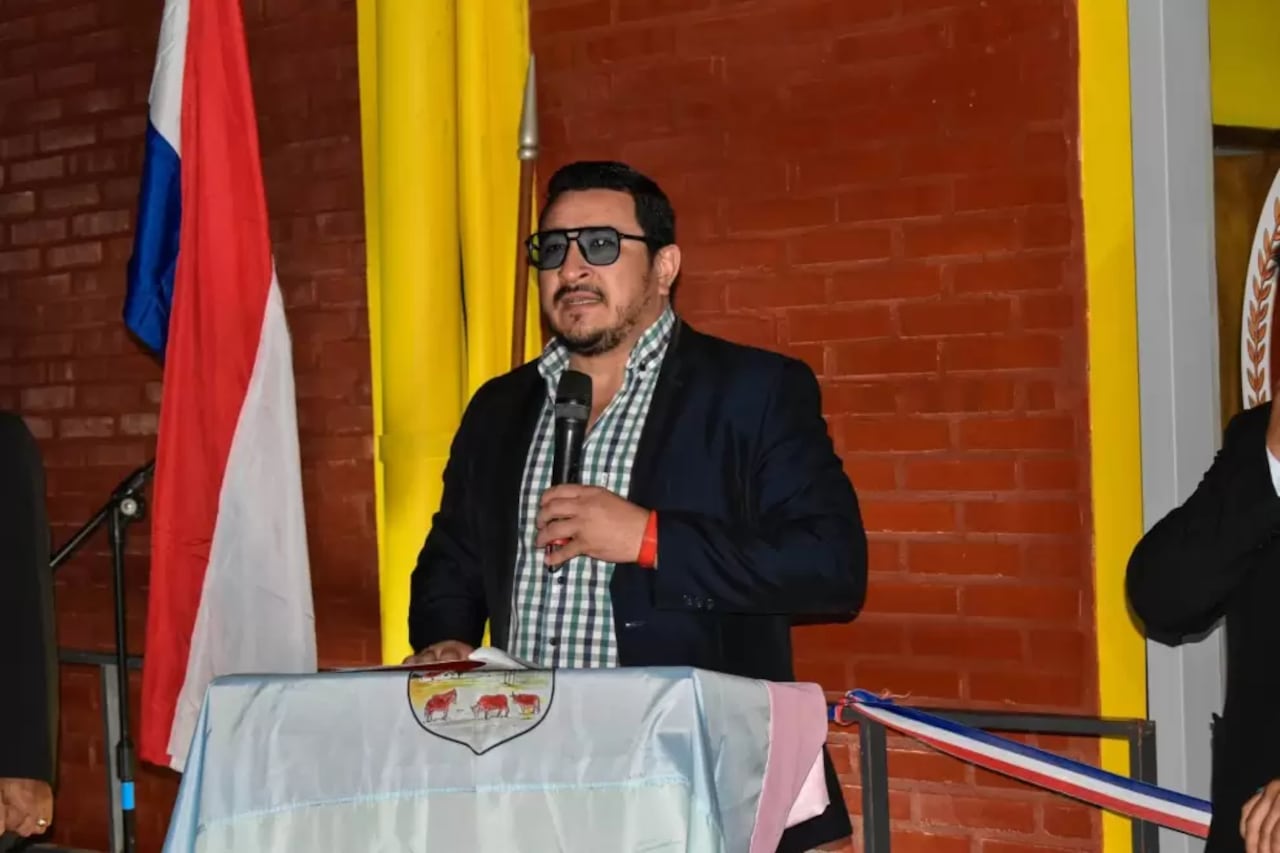 Gustavo Penayo, intendente de Caapucú.