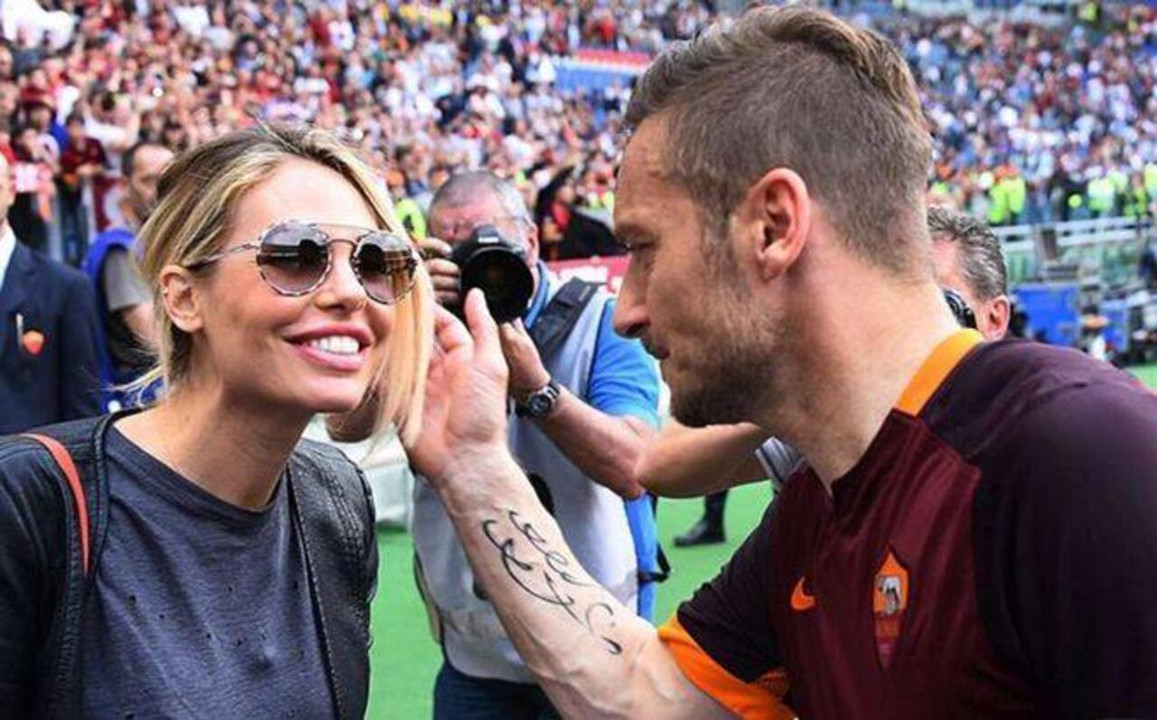 En los momentos importantes de su carrera siempre le dio lugar a su esposa. Dijo que ella cambió con él en los últimos tiempos, por eso él revisó el lelu de ella.