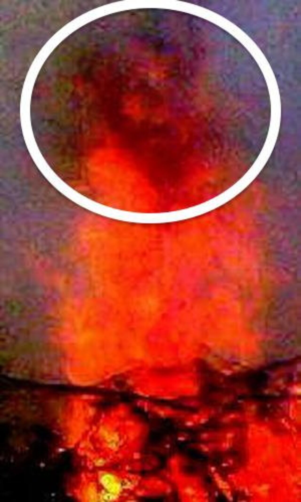 La imagen donde ndaje se ve el rostro de San Lorenzo en medio de las llamas.
