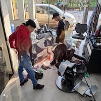 Por la madrugada entraron a pelar una barbería