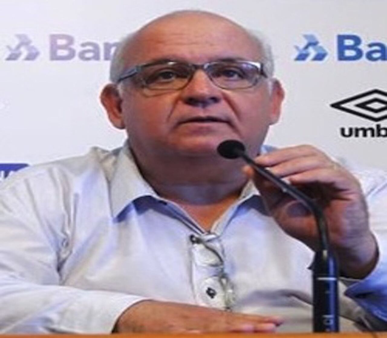El presidente “gaúcho” pide sanción de dos años para el “Millonario”.