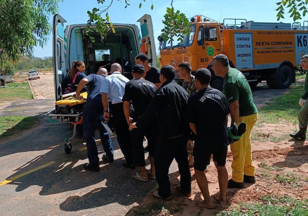 Tras ser sacado del agua, el individuo fue trasladado a un centro asistencial. Gentileza