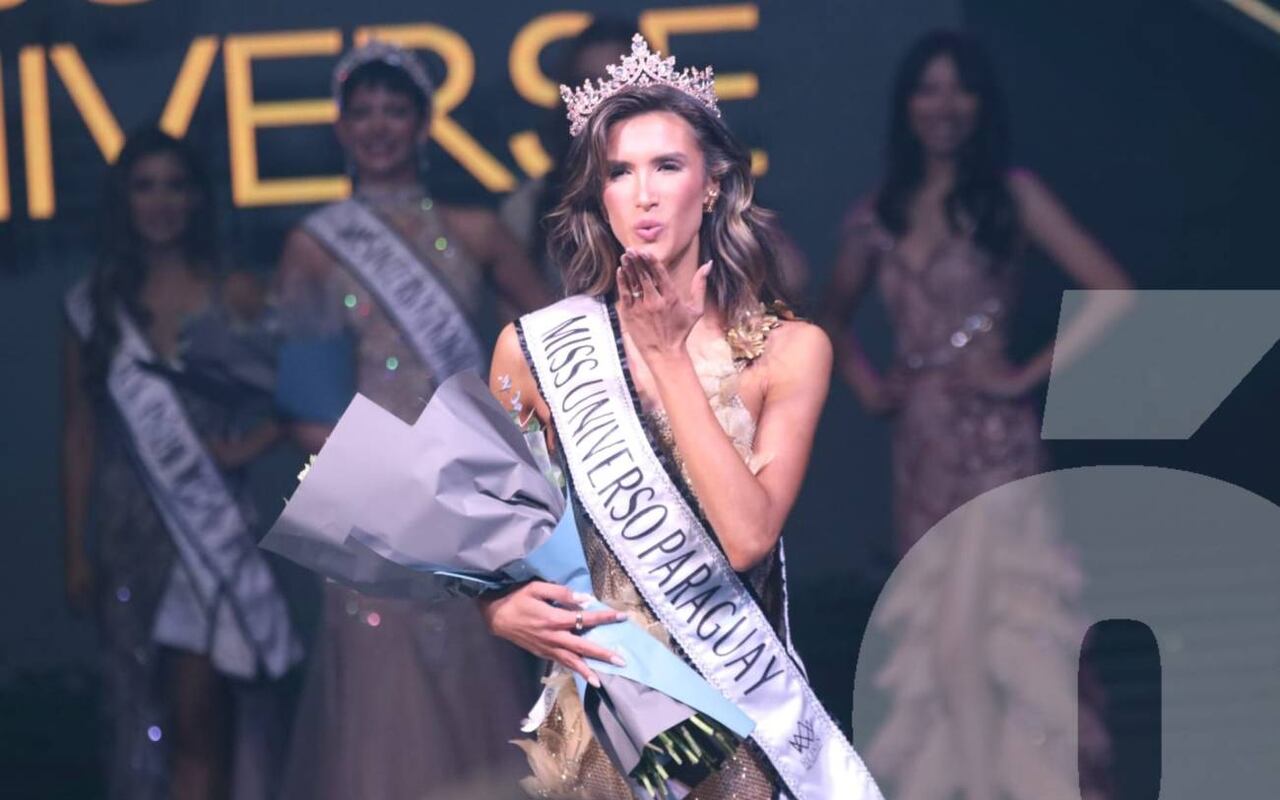 La nueva Miss Universo Paraguay, saludando al público y haciendo su primera pasada como reina. Cristóbal Núñez / Crónica/NaciónMedia