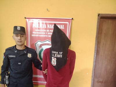 ¡Nde tavy! Detenido por atacar a su padre y hermano con un machetillo