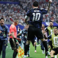 Los de ashá festejan, una vez mas en la final de la Copa del Mundo
