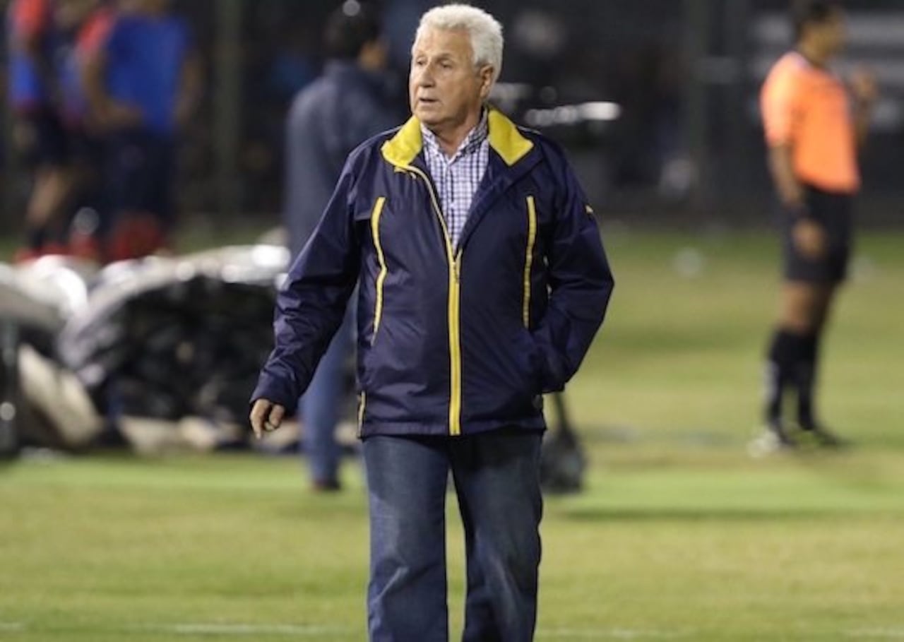 EL PROFE. Eduardo Rivera fue el técnico que le dio la chance de debutar en Primera a Fabián.