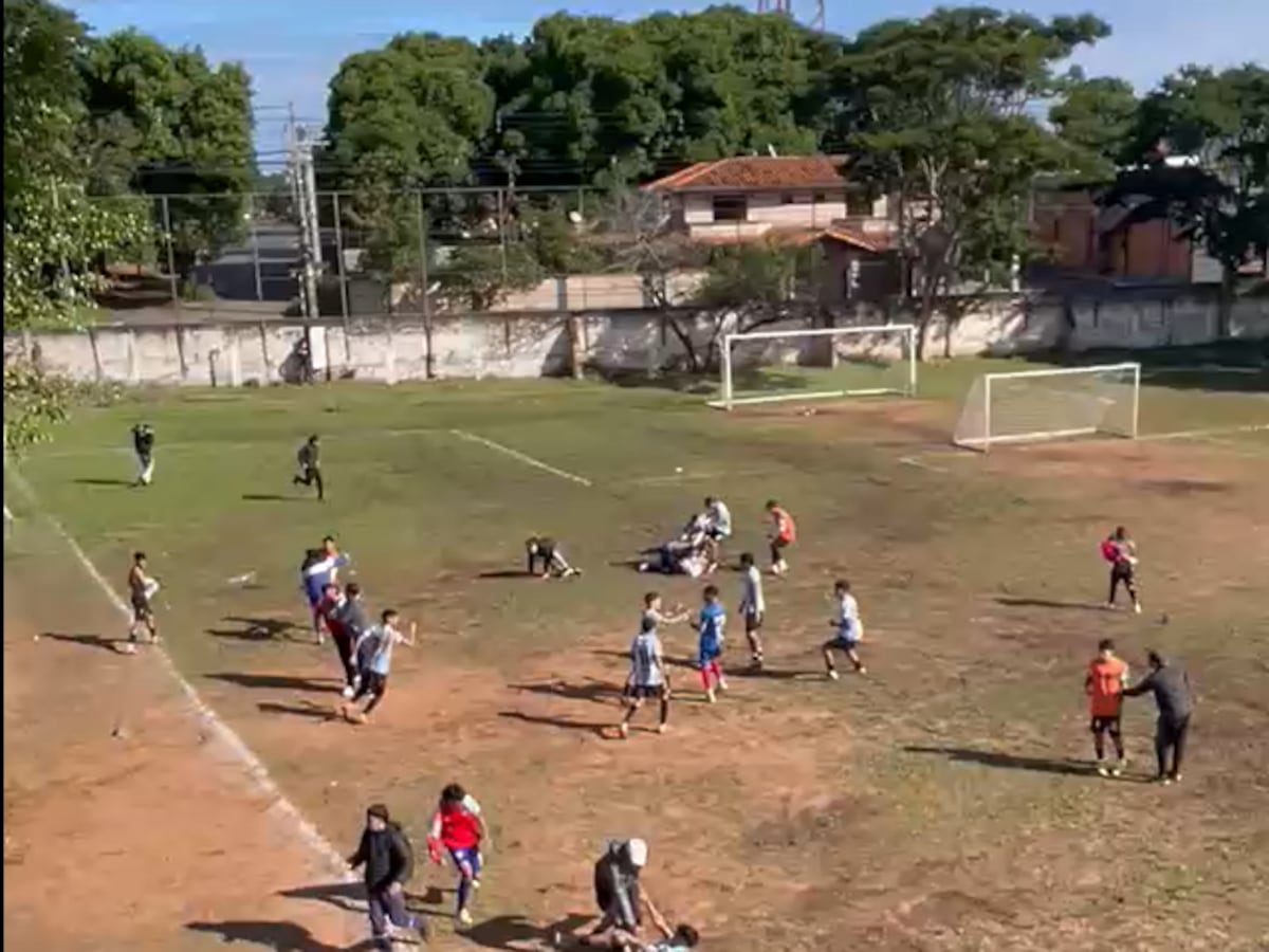 Caos y violencia en Luque: Batalla campal deja un policía y un árbitro heridos