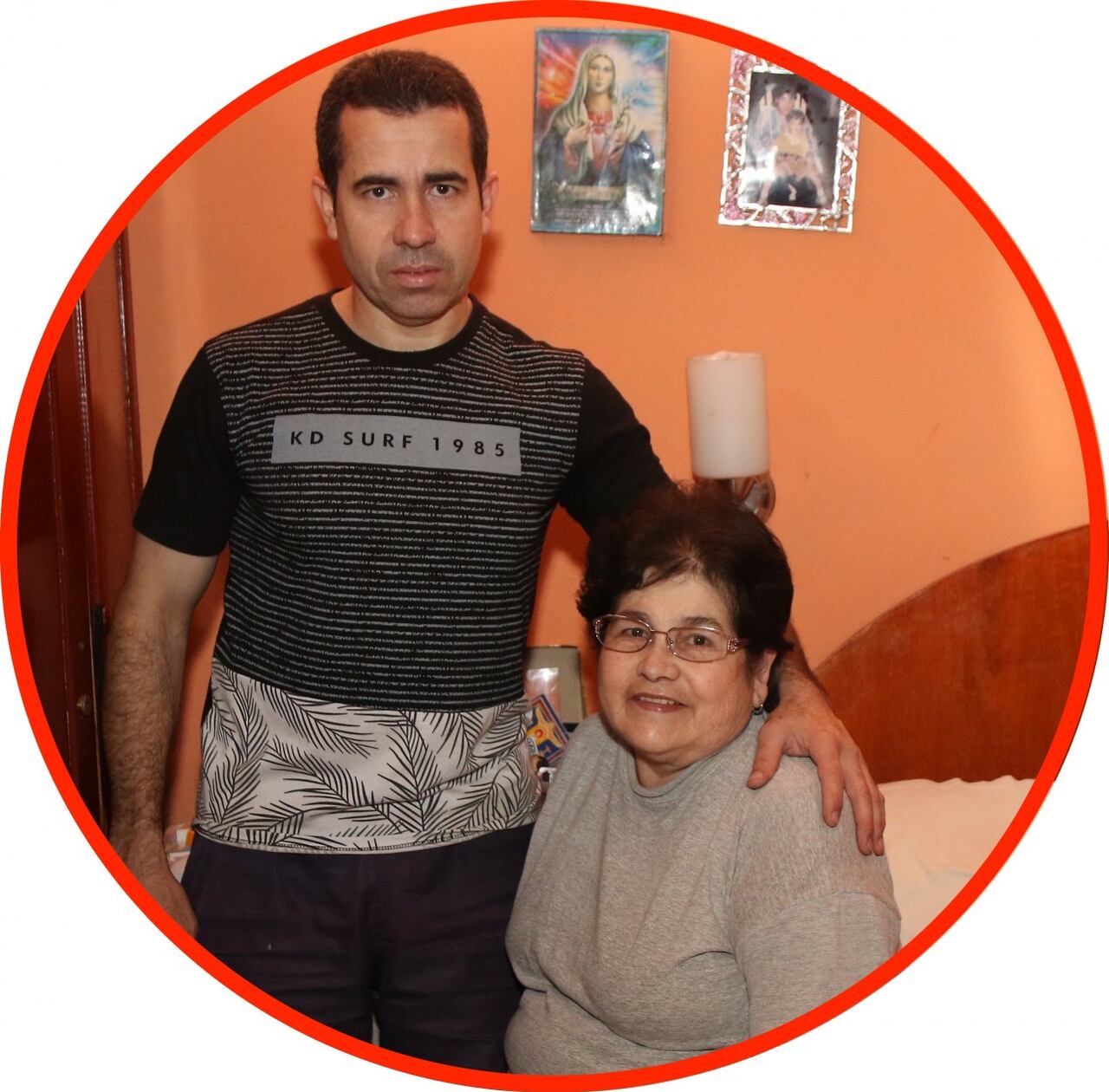Doña Justina, con su hijo Jorge