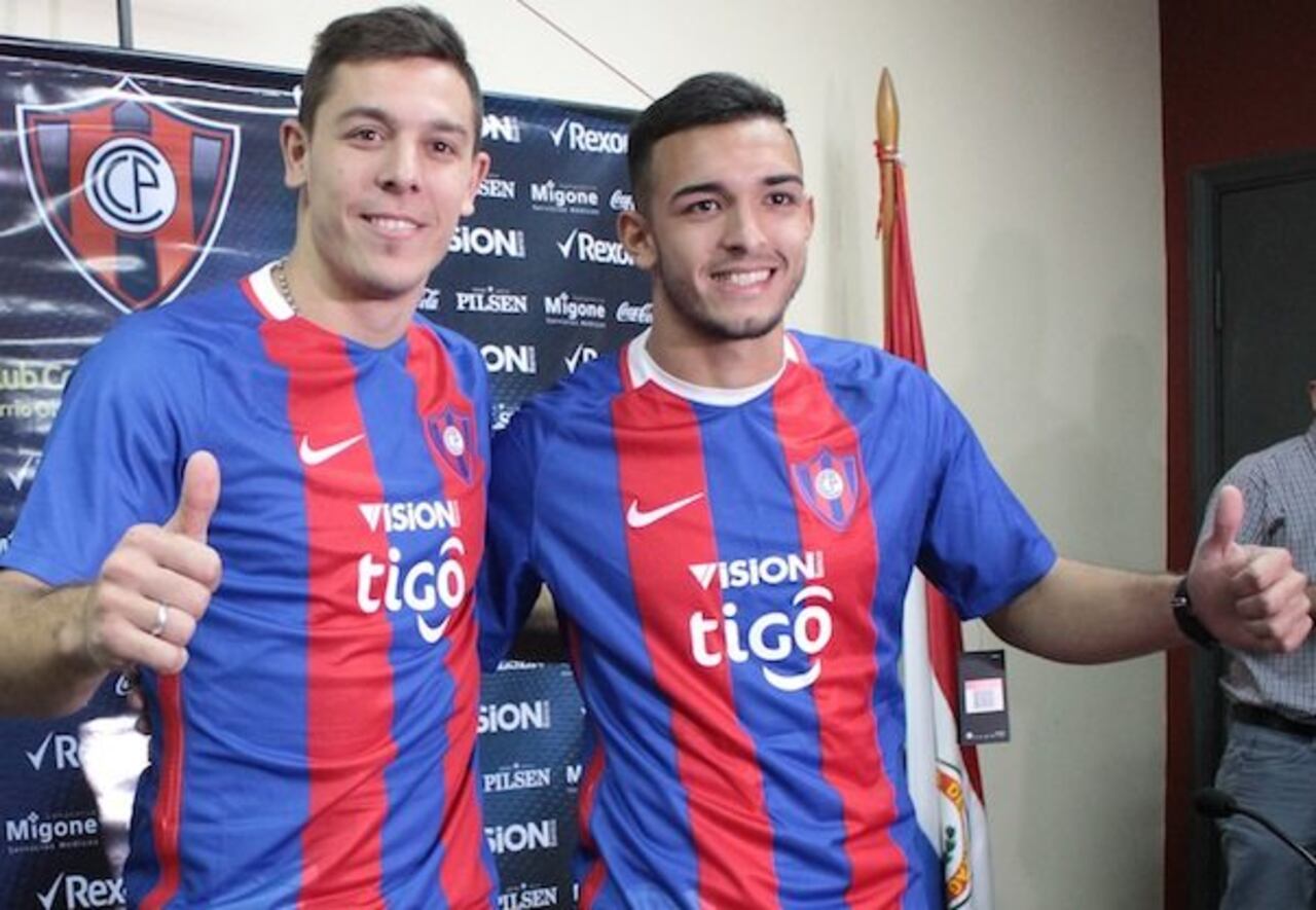 GOLEADORES. Con este rótulo llegaron los delanteros Alfio Oviedo y Diego Churín.