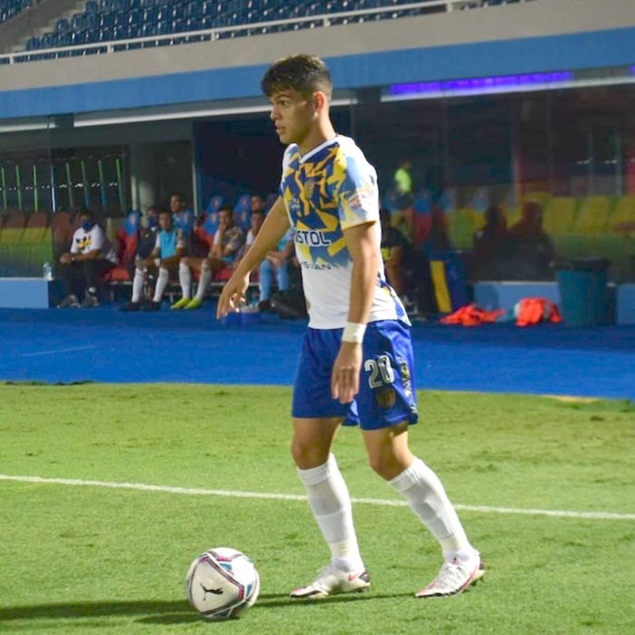 Diego Fernández con la camiseta de Luqueño.