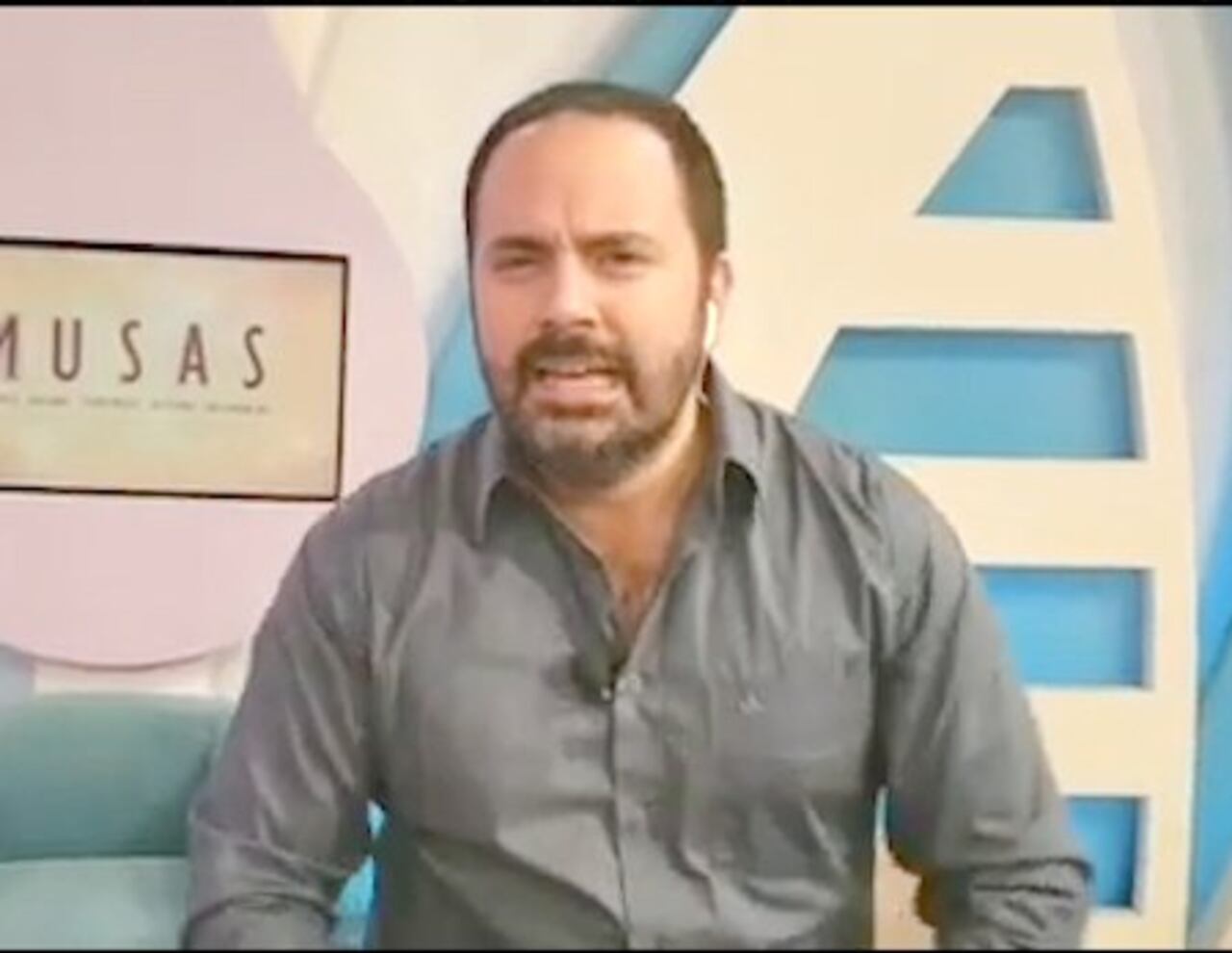 “Che sy, che sy, escuélape maavéa noñe’êi chéve... che sy.... che sy... che sy”.