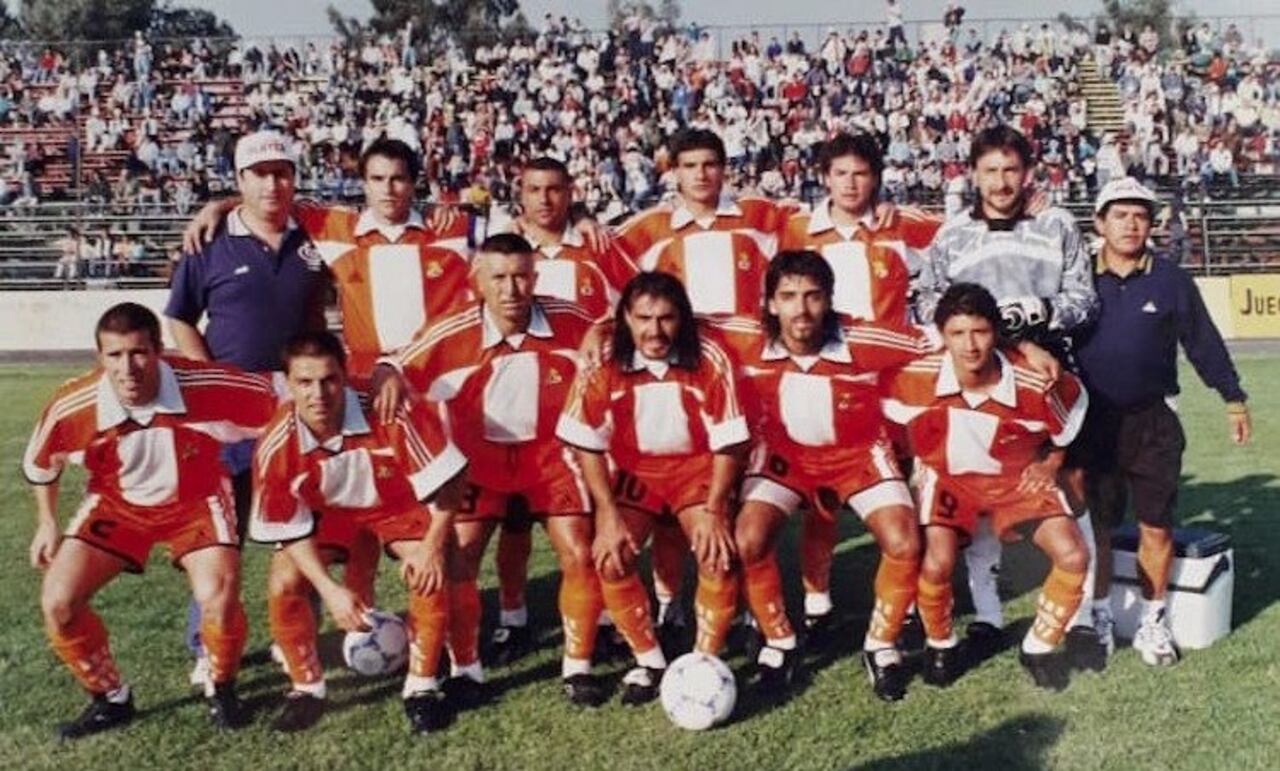 El Cobresal de Chile, club de Acuña en los años 1998/99.