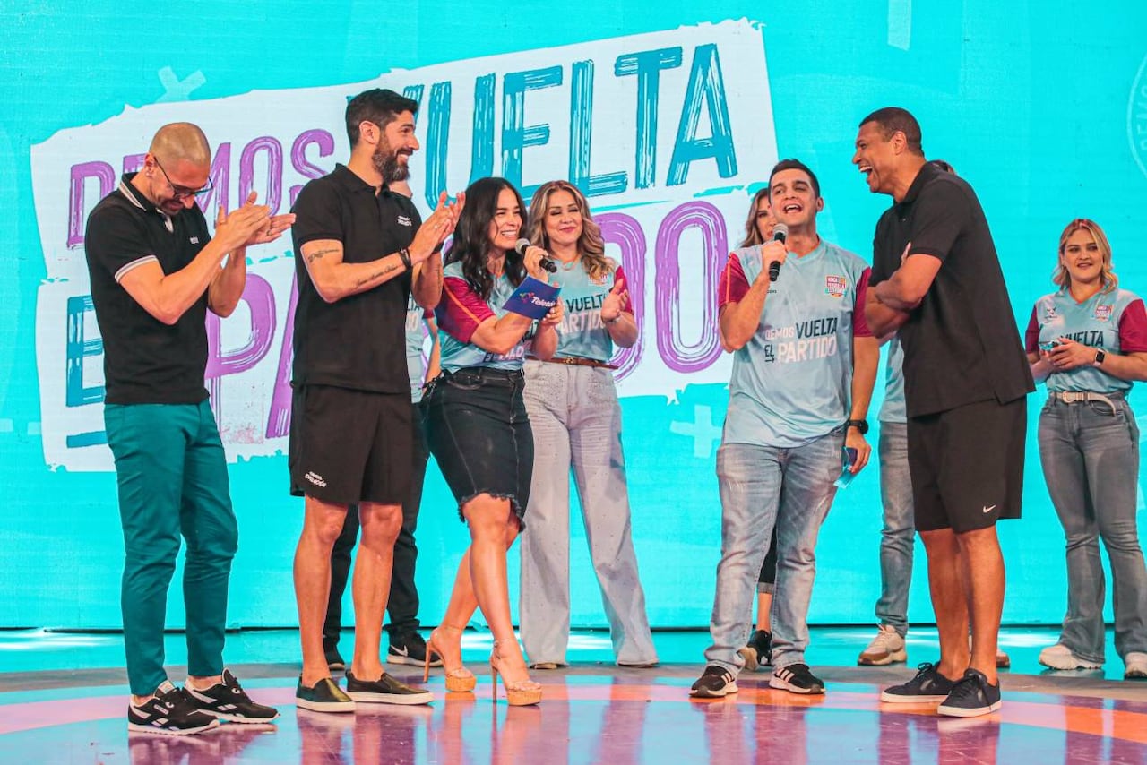 Dos de las estrellas internacionales, Sebastián "El Loco" Abreu y Junior Baiano.
