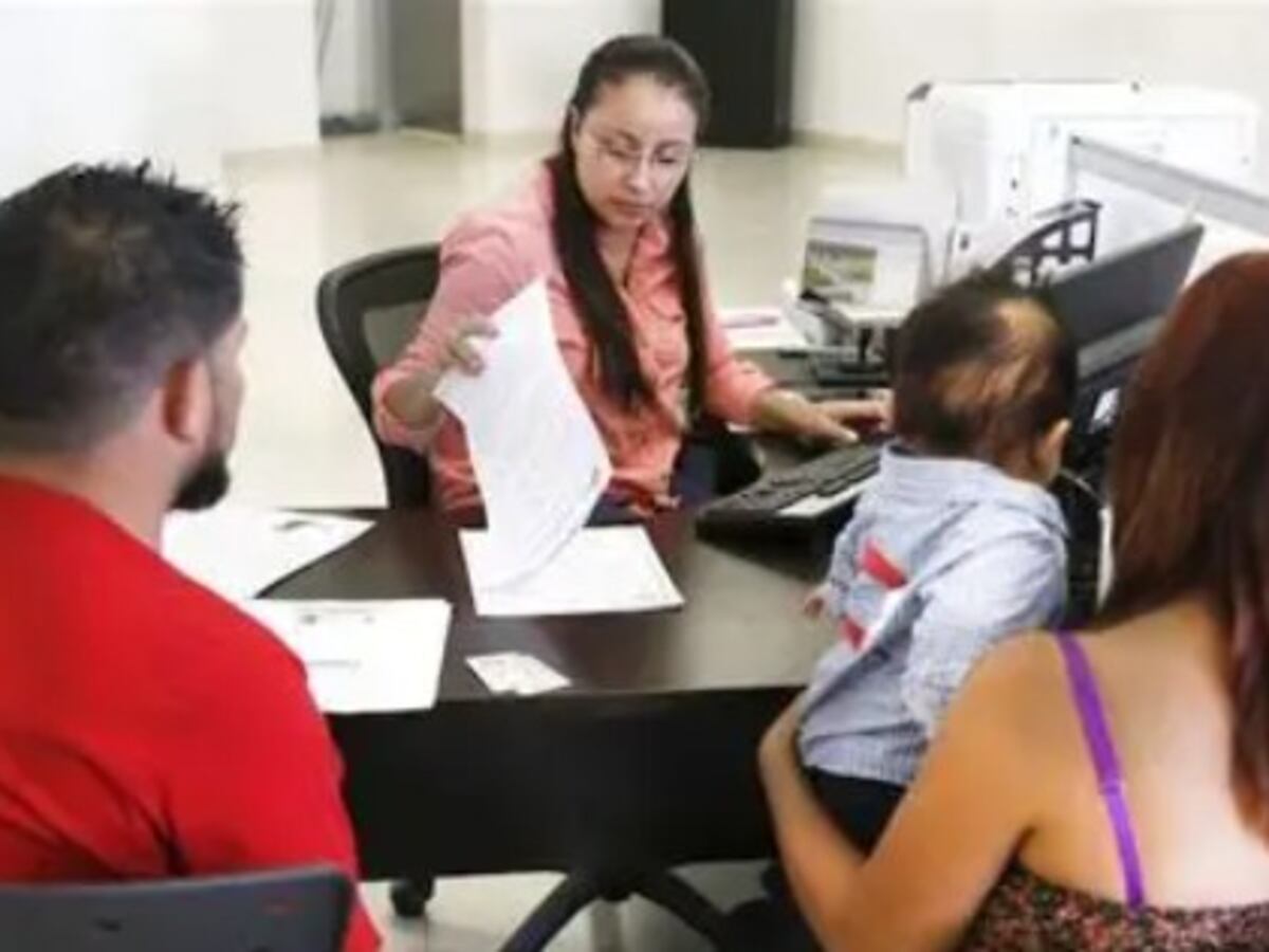 ¿El apellido del padre siempre va primero? Descubre lo que dice la ley en Paraguay