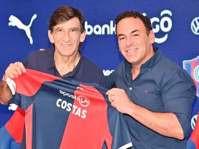 Costas asume y habla de levantar a Cerro entre todos