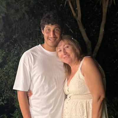 Mami de Canale sueña con “que meta un gol de cabeza”
