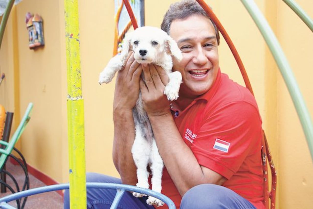MASCOTA. Uno de los tantos perros que tienen en su casa, todas las mascotas fueron alguna vez rescatadas de la calle.