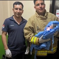 Bomberos actuaron de parteros camino al hospital