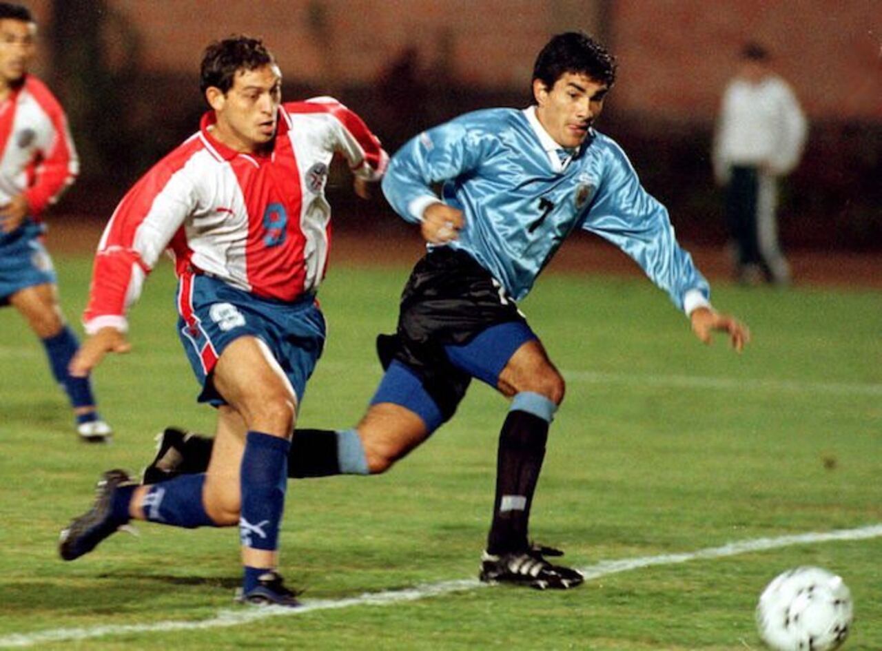 Ovelar, durante un partido de Paraguay ante Uruguay, en 1999.