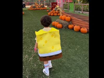 ¡Ternura total! Hijito de Nadia orrecorré las calles por inicio de Halloween