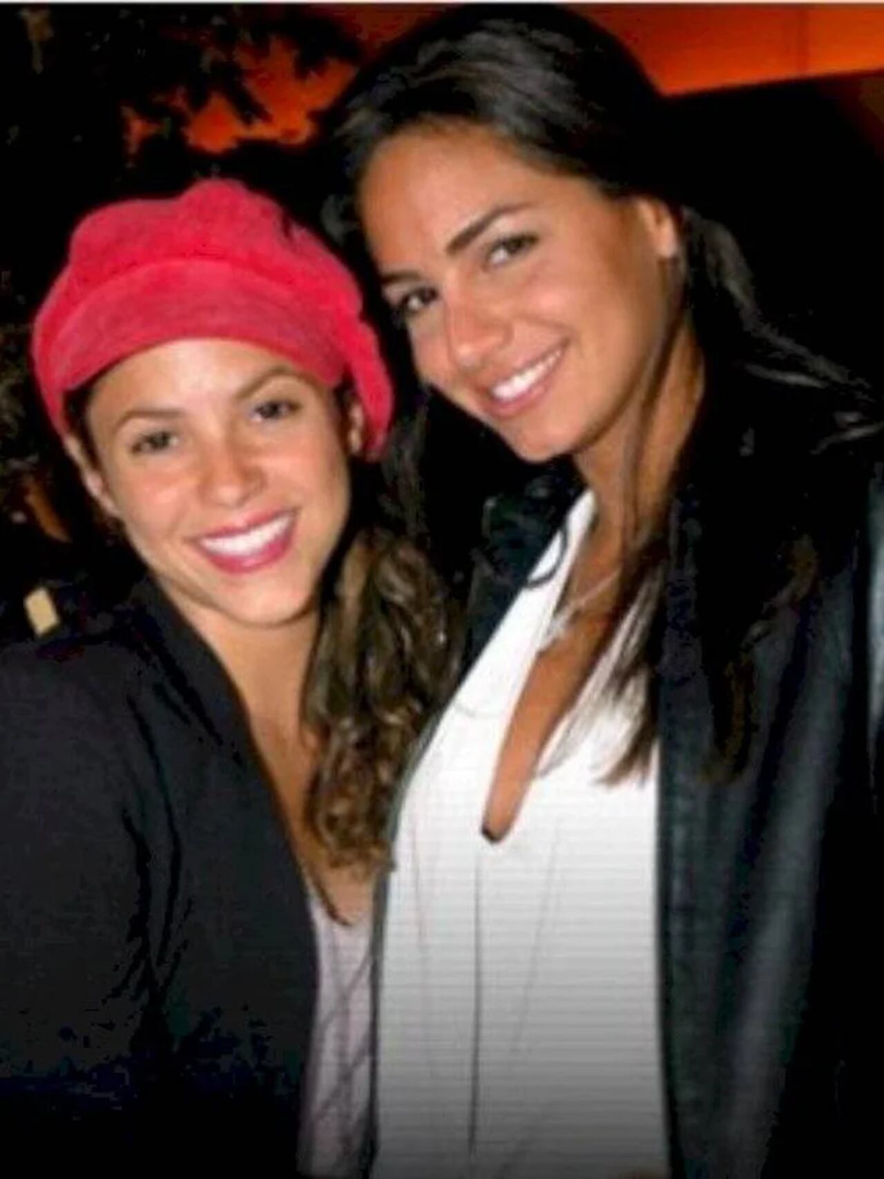 Las primas. Una foto de Valerie con Shakira.