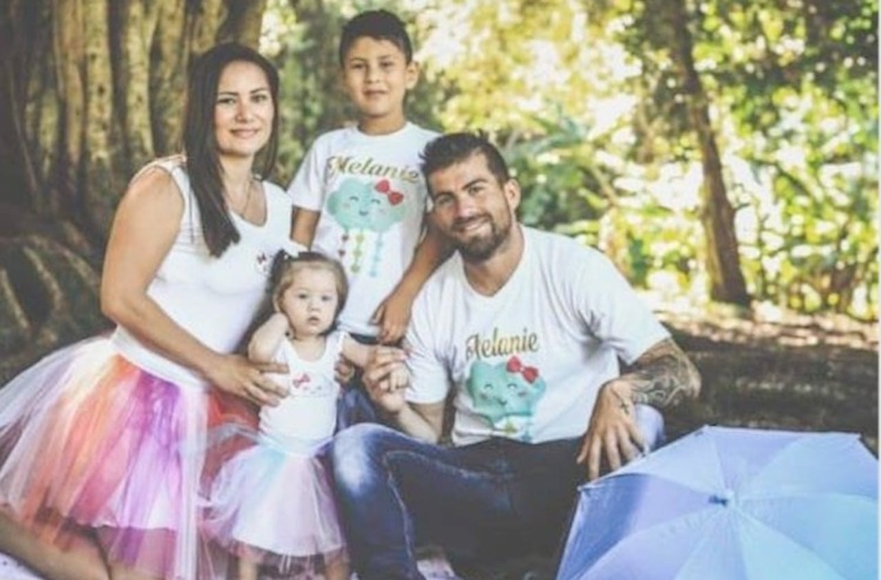 En familia. El delantero tiene el sueño de llegar a un club importante en la máxima categoría.