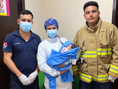 Bombero ya asistió nueve partos: “Al principio me asustaba, ahora ya es normal”