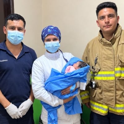 Bombero ya asistió nueve partos: “Al principio me asustaba, ahora ya es normal”
