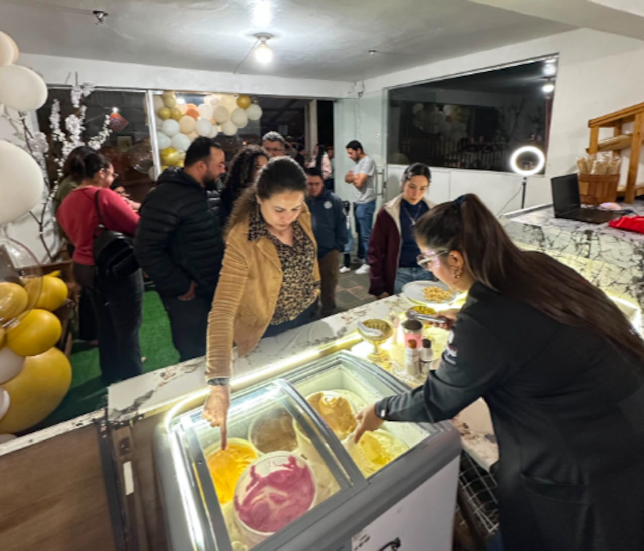Vendieron 100 litros de helado de cocido con leche en 2 meses.