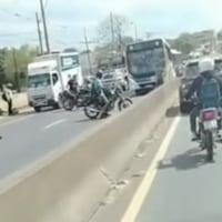 Motoca muere tras caer bajo las ruedas de un camión