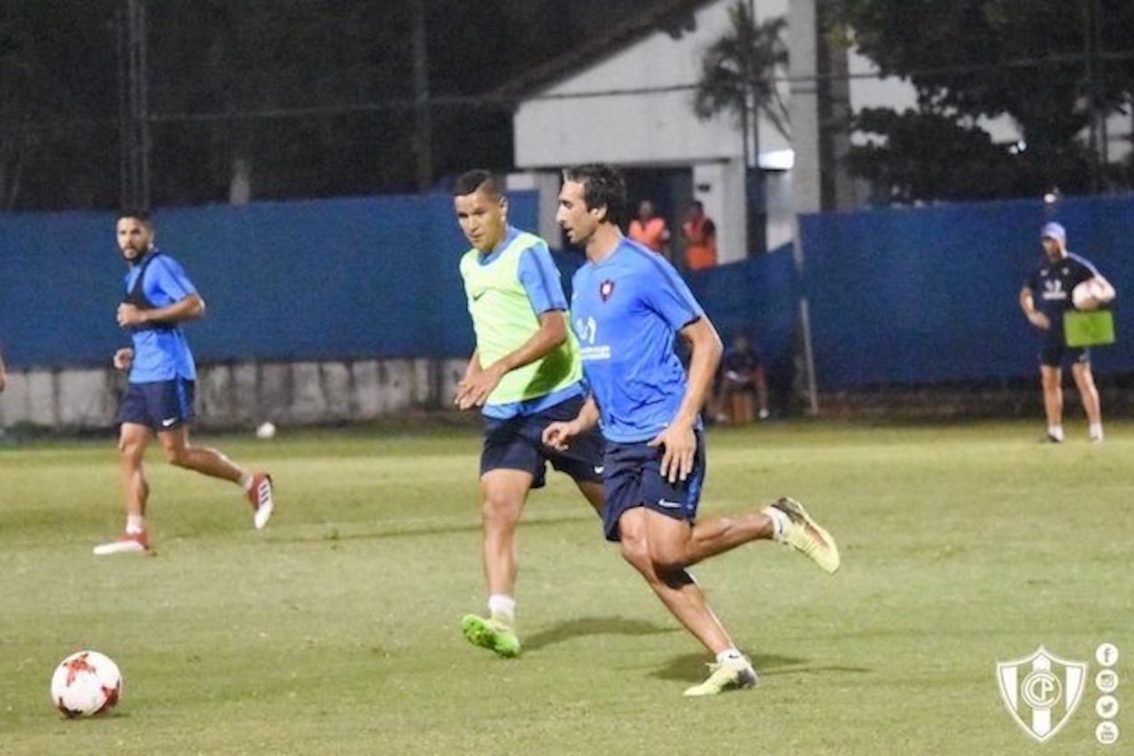 OTRO QUE NO JUEGA. Ignacio Pallas, defensor que fue “borrado” del equipo titular.