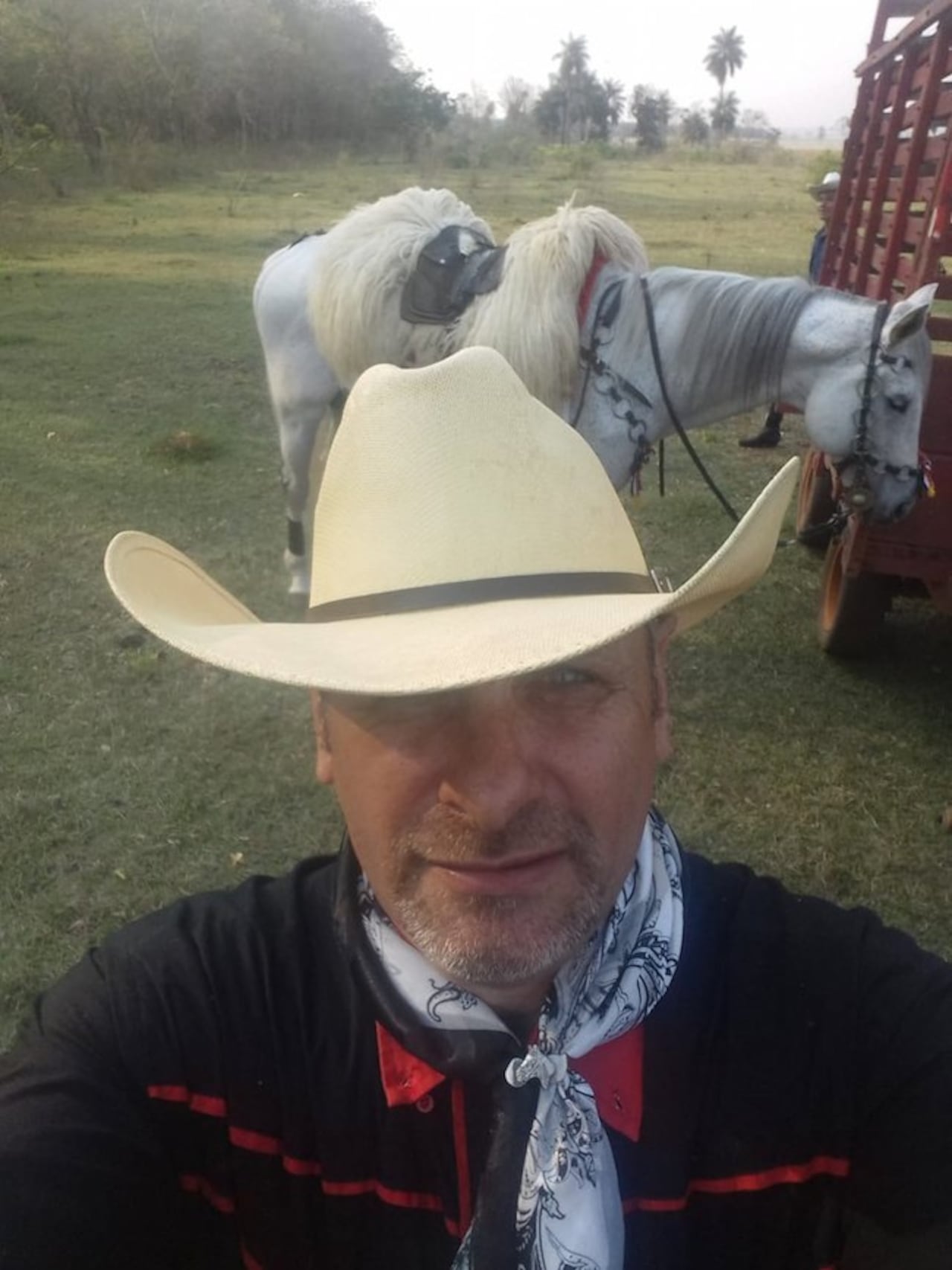 Herib Chamas, en su campo en Itacurubí.