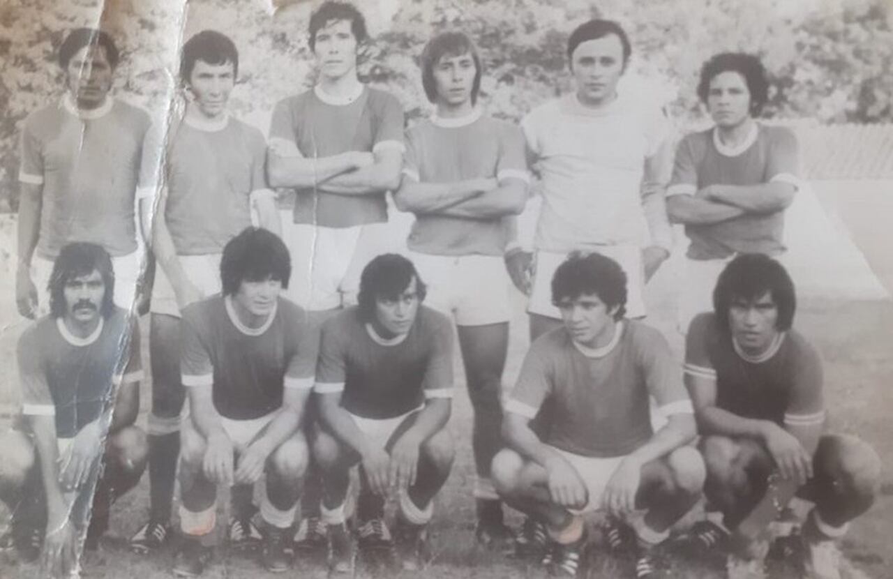 Equipo de “Medias rojas”, con el que salió campeón en el torneo del “12”.