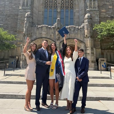 ¡Qué capa! Nicole ahora ayudará a “remar” para llegar a fin de mes