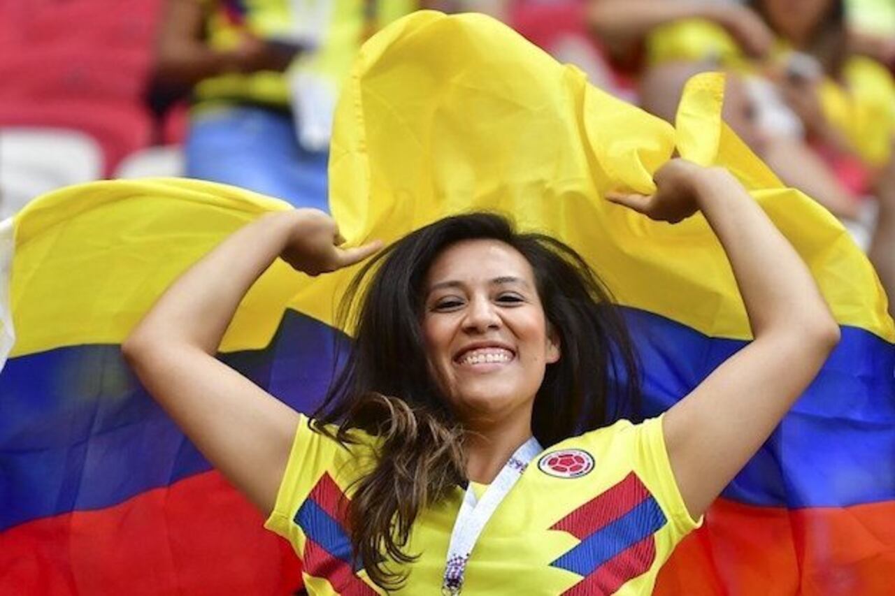 BELLEZA. Esta colombiana causó el delirio en las gradas del “Kazán Arena”.
