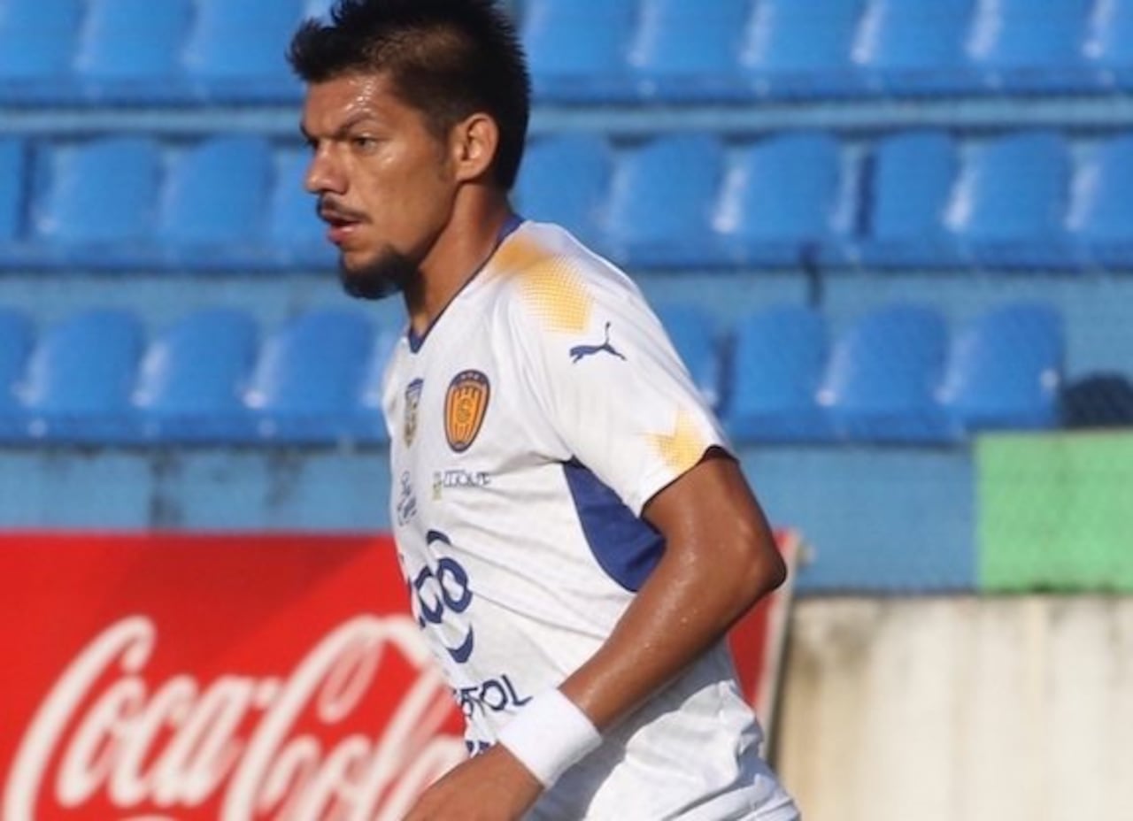 CALIDAD. Marcos Riveros pondrá buen toque en la mitad de la cancha del “Kure”.