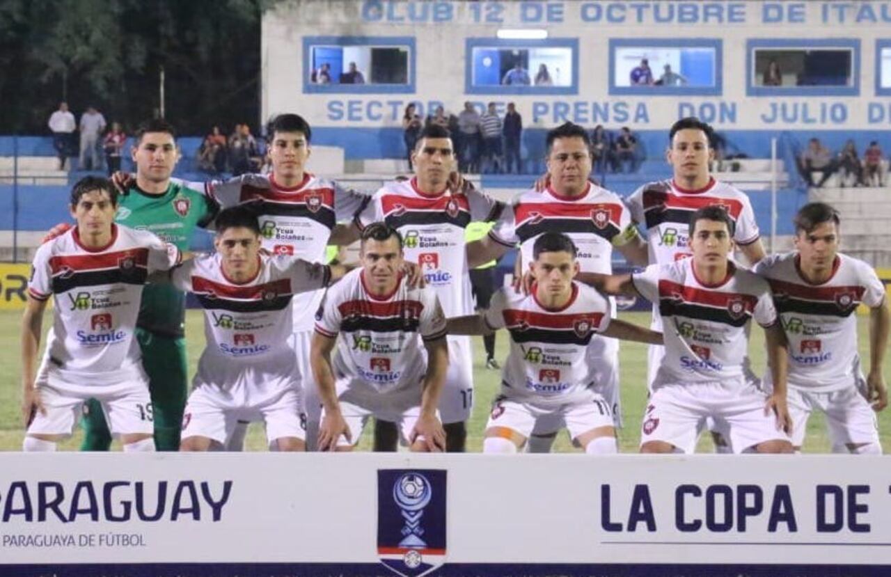 Equipo del 16 de Agosto, que jugó la Copa Paraguay.